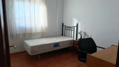 Piso en alquiler en Avenida de Adolfo Suárez, Arco Norte-Avenida de España (Distrito Zona Centro. Dos Hermanas) de 950 €<span>/mes</span>
