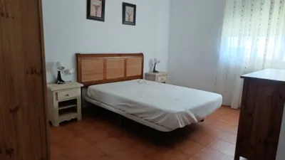 Piso en alquiler en Avenida de Adolfo Suárez, Arco Norte-Avenida de España (Distrito Zona Centro. Dos Hermanas) de 950 €<span>/mes</span>