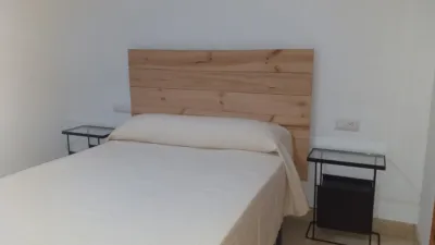 Piso en alquiler en Calle de Santa María Magdalena, cerca de Calle de la Botica, Centro-Doña Mercedes (Distrito Zona Centro. Dos Hermanas) de 900 €<span>/mes</span>