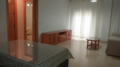 Piso en alquiler en Calle de Santa María Magdalena, cerca de Calle de la Botica, Centro-Doña Mercedes (Distrito Zona Centro. Dos Hermanas) de 900 €<span>/mes</span>