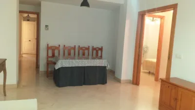 Piso en alquiler en Calle de Santa María Magdalena, cerca de Calle de la Botica, Centro-Doña Mercedes (Distrito Zona Centro. Dos Hermanas) de 900 €<span>/mes</span>