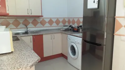 Piso en alquiler en Calle de Santa María Magdalena, cerca de Calle de la Botica, Centro-Doña Mercedes (Distrito Zona Centro. Dos Hermanas) de 900 €<span>/mes</span>