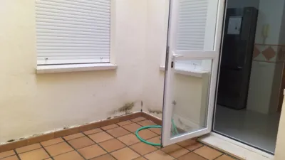 Piso en alquiler en Calle de Santa María Magdalena, cerca de Calle de la Botica, Centro-Doña Mercedes (Distrito Zona Centro. Dos Hermanas) de 900 €<span>/mes</span>