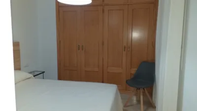 Piso en alquiler en Calle de Santa María Magdalena, cerca de Calle de la Botica, Centro-Doña Mercedes (Distrito Zona Centro. Dos Hermanas) de 900 €<span>/mes</span>