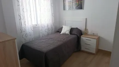 Piso en alquiler en Calle Canónigo, cerca de Calle de San Francisco, Centro-Doña Mercedes (Distrito Zona Centro. Dos Hermanas) de 1.000 €<span>/mes</span>