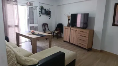 Piso en alquiler en Calle Canónigo, cerca de Calle de San Francisco, Centro-Doña Mercedes (Distrito Zona Centro. Dos Hermanas) de 1.000 €<span>/mes</span>