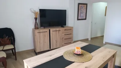 Piso en alquiler en Calle Canónigo, cerca de Calle de San Francisco, Centro-Doña Mercedes (Distrito Zona Centro. Dos Hermanas) de 1.000 €<span>/mes</span>