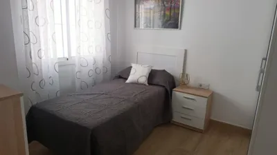 Piso en alquiler en Calle Canónigo, cerca de Calle de San Francisco, Centro-Doña Mercedes (Distrito Zona Centro. Dos Hermanas) de 1.000 €<span>/mes</span>