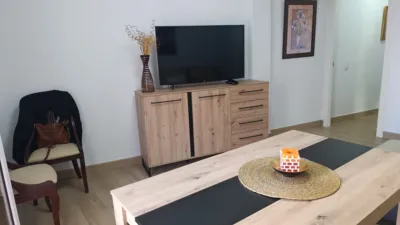Piso en alquiler en Calle Canónigo, cerca de Calle de San Francisco, Centro-Doña Mercedes (Distrito Zona Centro. Dos Hermanas) de 1.000 €<span>/mes</span>