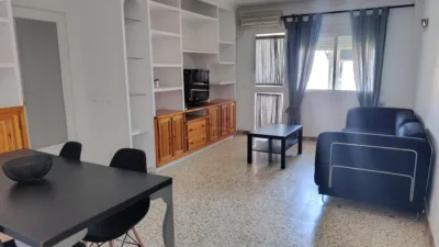Piso en alquiler en Plaza de España, Centro-Doña Mercedes (Distrito Zona Centro. Dos Hermanas) de 850 €<span>/mes</span>
