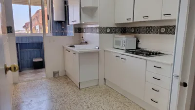Piso en alquiler en Plaza de España, Centro-Doña Mercedes (Distrito Zona Centro. Dos Hermanas) de 850 €<span>/mes</span>