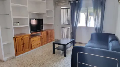 Piso en alquiler en Plaza de España, Centro-Doña Mercedes (Distrito Zona Centro. Dos Hermanas) de 850 €<span>/mes</span>