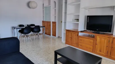Piso en alquiler en Plaza de España, Centro-Doña Mercedes (Distrito Zona Centro. Dos Hermanas) de 850 €<span>/mes</span>