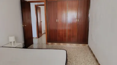 Piso en alquiler en Plaza de España, Centro-Doña Mercedes (Distrito Zona Centro. Dos Hermanas) de 850 €<span>/mes</span>