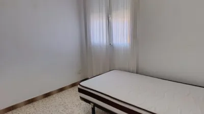 Piso en alquiler en Plaza de España, Centro-Doña Mercedes (Distrito Zona Centro. Dos Hermanas) de 850 €<span>/mes</span>