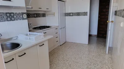Piso en alquiler en Plaza de España, Centro-Doña Mercedes (Distrito Zona Centro. Dos Hermanas) de 850 €<span>/mes</span>