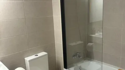 Piso en alquiler en Avenida Felipe González Márquez, Entrenúcleos (Dos Hermanas) de 1.300 €<span>/mes</span>