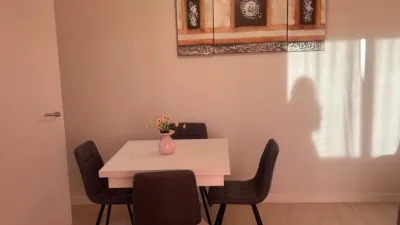 Piso en alquiler en Avenida Felipe González Márquez, Entrenúcleos (Dos Hermanas) de 1.300 €<span>/mes</span>