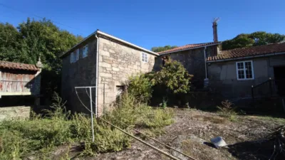 Rustic house on Outeiro Street photo 3