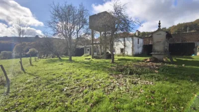 Rustic farm on Camposancos Street photo 2