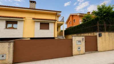 Semi-detached house on Calle Feas photo 2