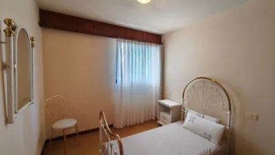Flat on Calle Antonia Ferrín Moreiras photo 9