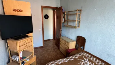 Piso en venta en Calle de Jacinto Camarero, Opañel (Distrito Carabanchel. Madrid Capital) de 310.000 €