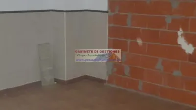 Local comercial en venta en Industria Albacete - Más