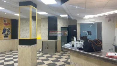 Local comercial en alquiler en Centro-Villacerrada-Pajarita - Més