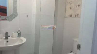 Local comercial en alquiler en Centro-Villacerrada-Pajarita - Más