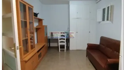 Habitación en alquiler en Centro-Villacerrada-Pajarita, Centro-Villacerrada-Pajarita (Albacete Capital) de 300 €<span>/mes</span>