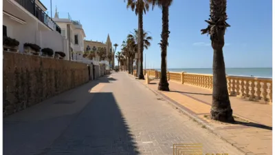 Chalet en venta en Playa Chipiona, Centro-Zona Playas (Chipiona) de 505.000 €