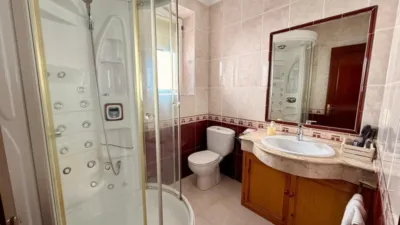 Piso en venta en Calle Tolosa Latour, Playa de Santa María del Mar-Bahía Blanca (Cádiz Capital) de 395.000 €