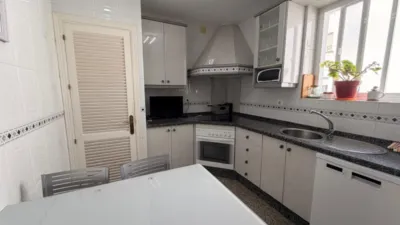 Piso en venta en Calle Tolosa Latour, Playa de Santa María del Mar-Bahía Blanca (Cádiz Capital) de 395.000 €