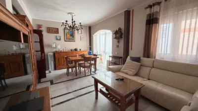 Piso en venta en Calle Tolosa Latour, Playa de Santa María del Mar-Bahía Blanca (Cádiz Capital) de 395.000 €
