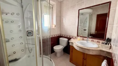 Piso en venta en Calle Tolosa Latour, Playa de Santa María del Mar-Bahía Blanca (Cádiz Capital) de 395.000 €