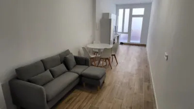 Piso en venta en Calle de Alcañiz, Torrefiel (Distrito Rascanya. València Capital) de 85.000 €