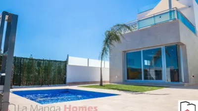 Chalet unifamiliar en venta en Urbanización Nueva, Los Alcázares de 420.000 €