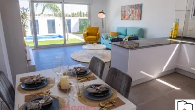 Chalet unifamiliar en venta en Urbanización Nueva, Los Alcázares de 420.000 €