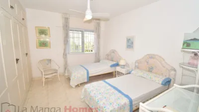 Chalet en venta en Avenida Gran Vía de La Manga Km 8, Poligono T, Número 49, Km 6-Km 8 (La Manga del Mar Menor) de 749.000 €