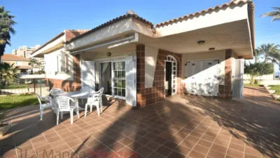 Chalet en venta en Avenida Gran Vía de La Manga Km 8, Poligono T, Número 49, Km 6-Km 8 (La Manga del Mar Menor) de 749.000 €