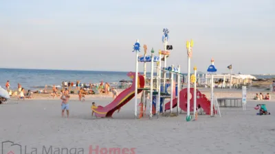 Chalet adosado en venta en Avinguda de Mare Nostrum, 103, El Mojón (Pilar de la Horadada) de 349.000 €