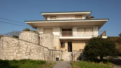Detached Family Home on Avenida de San Juan de la Canal photo 3