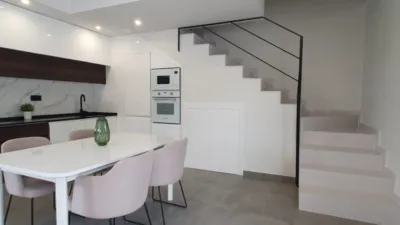 Chalet adosado en venta en Punta Prima-Ciñuelica-Alameda del Mar, Punta Prima-Ciñuelica-Alameda del Mar (Distrito Orihuela Costa. Orihuela) de 328.000 €