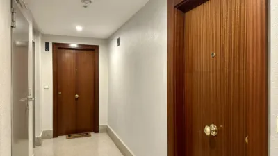 Flat on Calle Santa Vicenta María photo 2