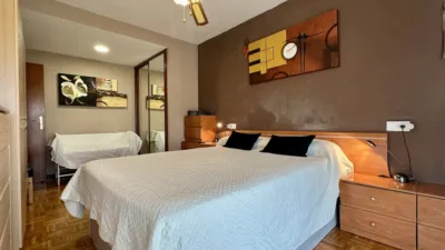 Flat on Calle Santa Vicenta María photo 28