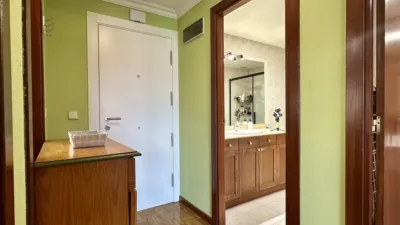 Flat on Calle Santa Vicenta María photo 4