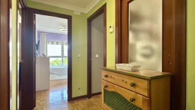 Flat on Calle Santa Vicenta María photo 3