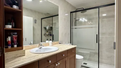 Flat on Calle Santa Vicenta María photo 5