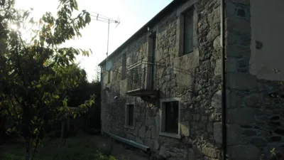 Rustic house on Vilaquinte Street photo 11